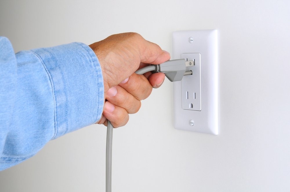 Check the power source:
Make sure the power outlet is functioning properly by plugging in another device.