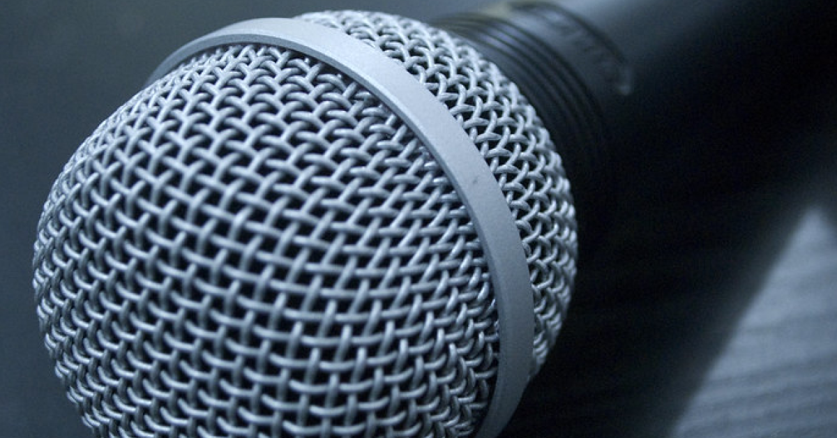 Microphone volume keeps changing automatically in windows safe mode